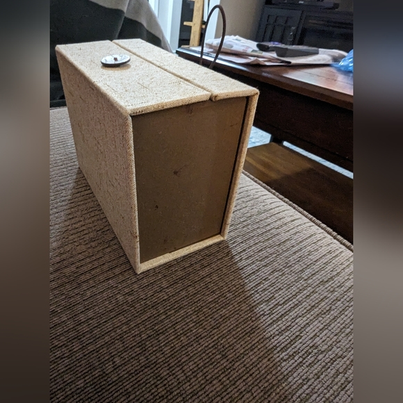 3/$30.  Fabric covered Button and magnetic  closure, velvet  lined box. - Picture 4 of 6